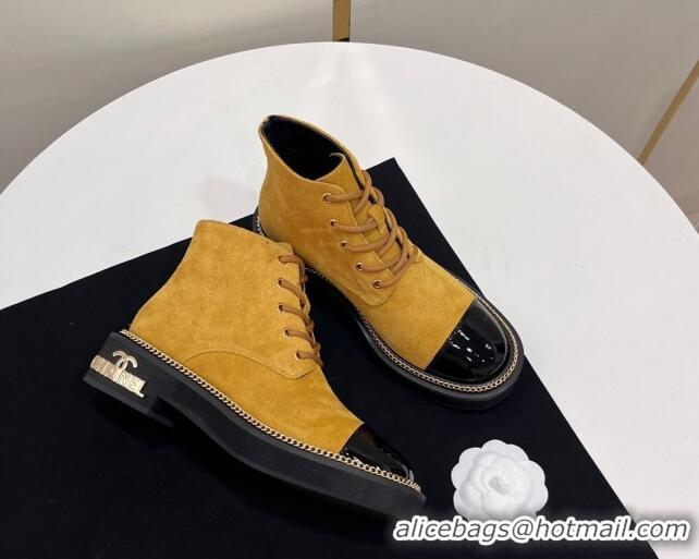 Charming Chanel Suede Lace-up Ankle Boots with Chain and Logo Yellow 722001