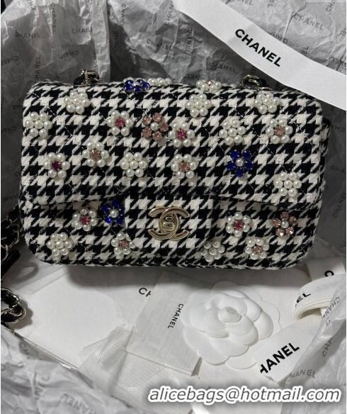 Good Product Chanel Embroidered Tweed Mini Classic Flap Bag with Pearl Bloom A69900 White/Black 2024