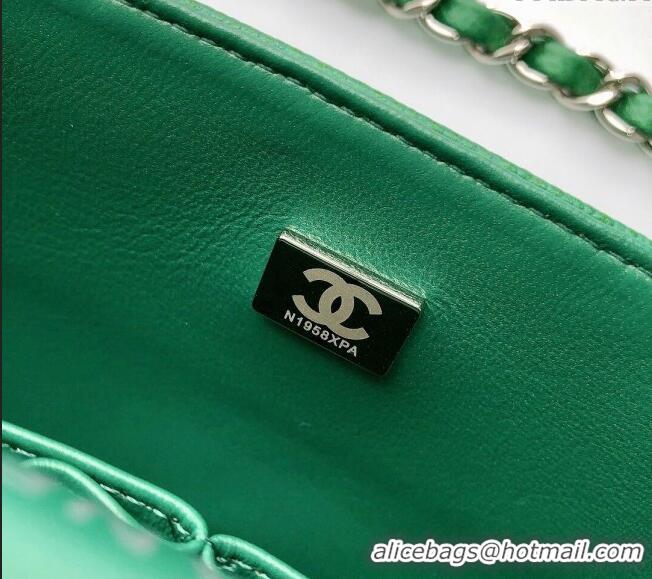 Luxurious Chanel Classic Iridescent Grained Calfskin Medium Flap Bag A01112 Green 2024