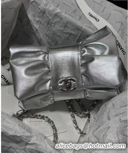 Luxurious Grade Chanel Metallic Lambskin Clutch with Chain AS5129 Silver 2024