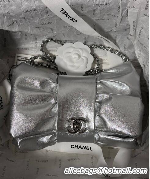 Luxurious Grade Chanel Metallic Lambskin Clutch with Chain AS5129 Silver 2024