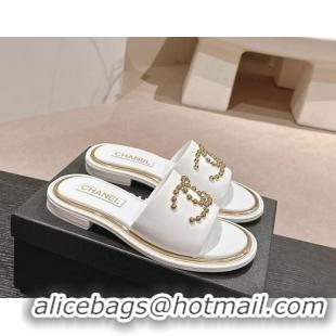 Pretty Style Chanel Calfskin Flat Slides Sandal with Stud CC White 722047