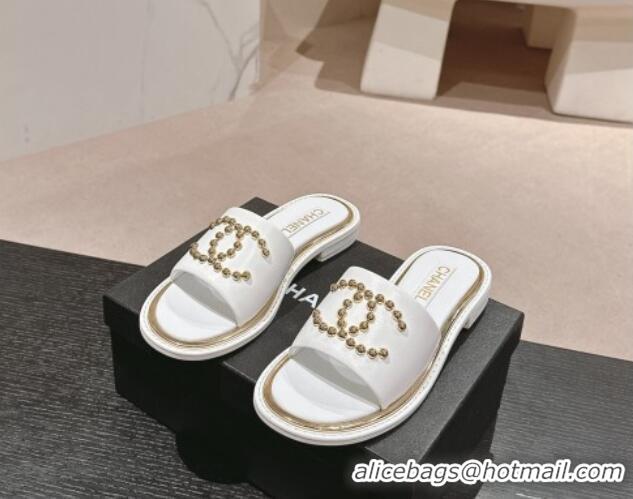 Pretty Style Chanel Calfskin Flat Slides Sandal with Stud CC White 722047