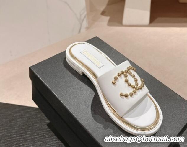 Pretty Style Chanel Calfskin Flat Slides Sandal with Stud CC White 722047