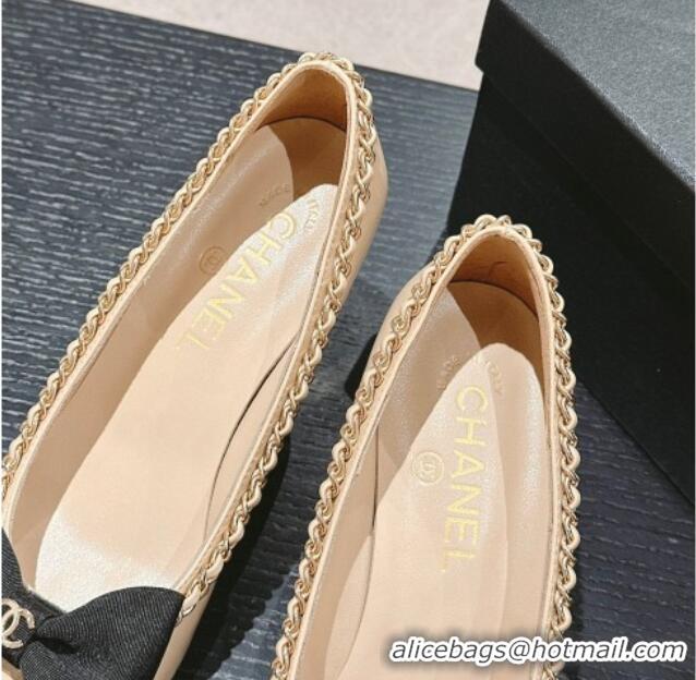 Top Design Chanel Calfskin & Grosgrain Pumps 7cm with Chain Bow Beige 722071