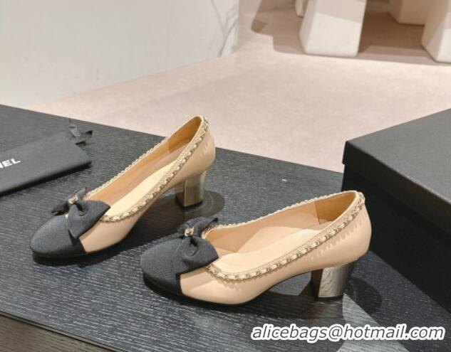 Top Design Chanel Calfskin & Grosgrain Pumps 7cm with Chain Bow Beige 722071