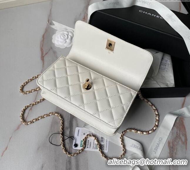 Well Crafted Chanel Lambskin Clutch with Chain and Pearls Top handle AP3954 White 2024