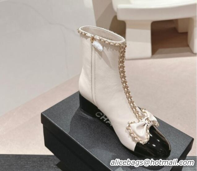 Purchase Chanel Calfskin Heel Ankle Boots with Chain and Bow White 816081