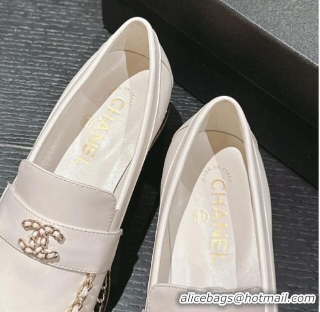 Charming Chanel Calfskin Loafers with Chain White 816115