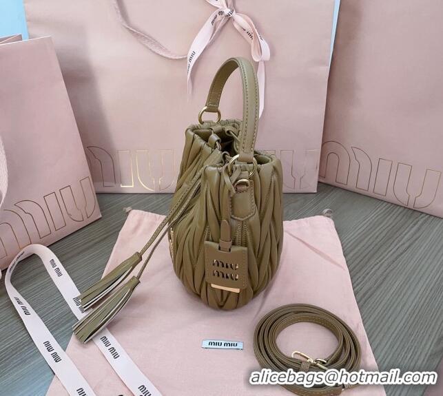 Good Looking Miu Miu Matelassé nappa leather bucket bag 5BE085 Caramel 2024