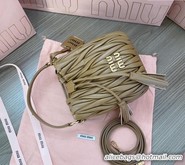 Good Looking Miu Miu Matelassé nappa leather bucket bag 5BE085 Caramel 2024