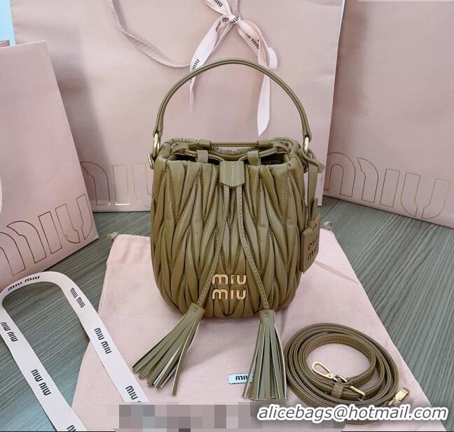 Good Looking Miu Miu Matelassé nappa leather bucket bag 5BE085 Caramel 2024