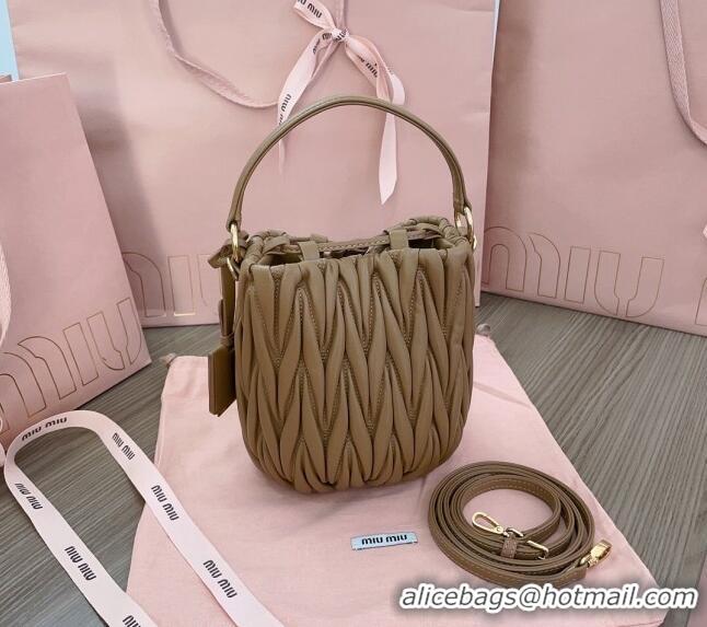 Good Looking Miu Miu Matelassé nappa leather bucket bag 5BE085 Caramel 2024