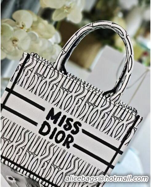 Spot Bulk Dior Small Book Tote bag in White and Black Miss Dior Allover Embroidery CD1286 2024