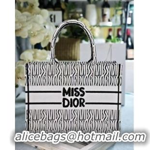 Top Quality Dior Medium Book Tote bag in White and Black Miss Dior Allover Embroidery D1286 2024