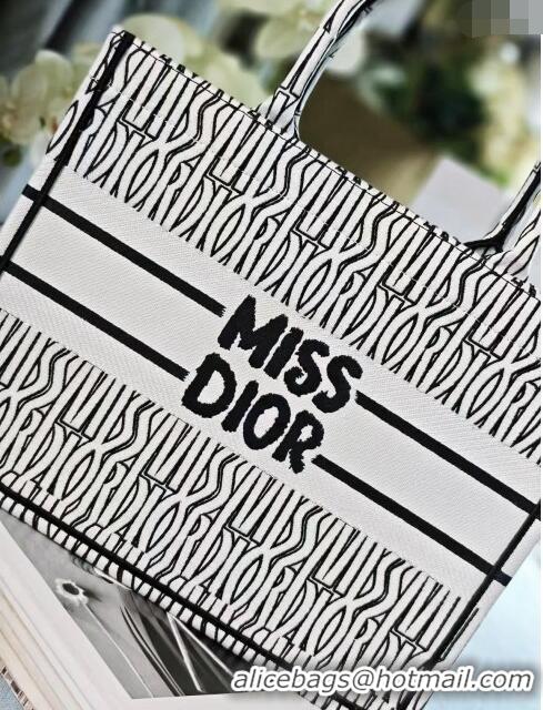 Top Quality Dior Medium Book Tote bag in White and Black Miss Dior Allover Embroidery D1286 2024