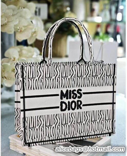 Top Quality Dior Medium Book Tote bag in White and Black Miss Dior Allover Embroidery D1286 2024