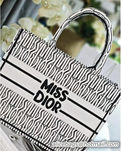 Top Quality Dior Medium Book Tote bag in White and Black Miss Dior Allover Embroidery D1286 2024