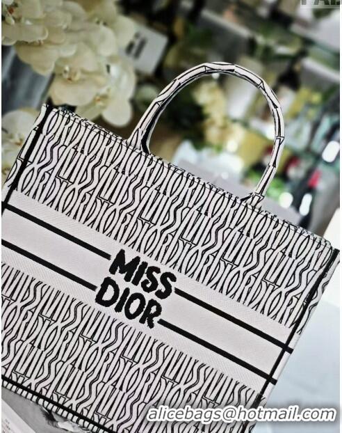 Best Quality Dior Large Book Tote bag in White and Black Miss Dior Allover Embroidery CD1286 2024