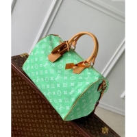 Luxurious Louis Vuitton RUNWAY Speedy P9 Bandouliere 40 Bag in Soft Calfskin M24417 Light Green 2024