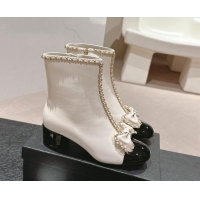 Purchase Chanel Calfskin Heel Ankle Boots with Chain and Bow White 816081