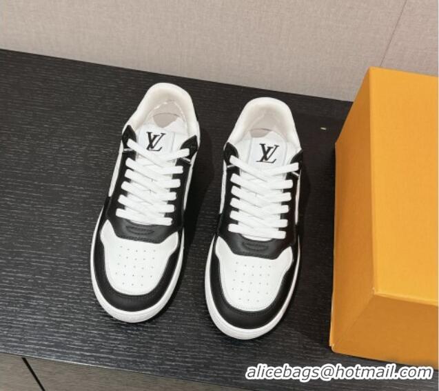 Sumptuous Louis Vuitton Time Out Sneakers in Calf Leather Black/White 0724096