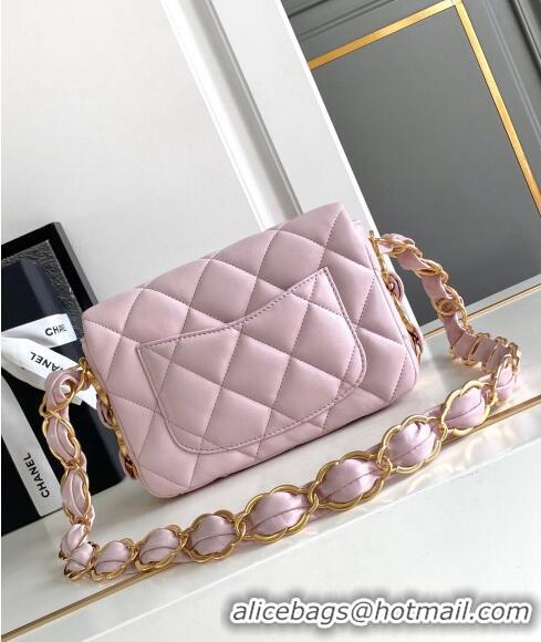 Stylish Chanel Lambskin Mini Flap bag with CC Chain CH083001 Light Pink 2024