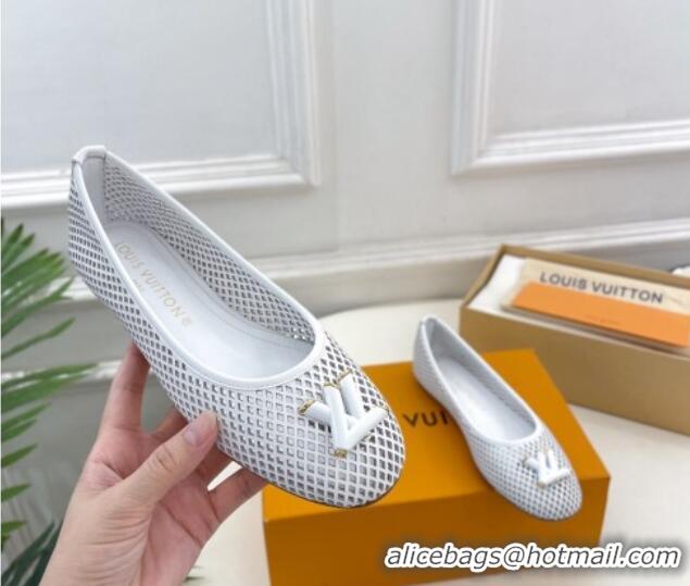 Good Looking Louis Vuitton Shake Flat Ballerinas Flat in Perforated Leather White 905105