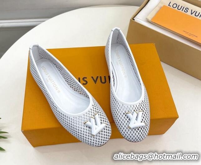 Good Looking Louis Vuitton Shake Flat Ballerinas Flat in Perforated Leather White 905105