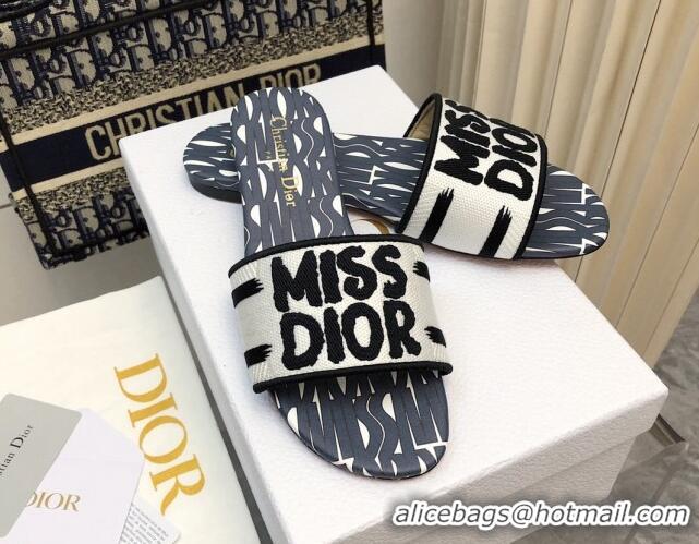 Hot Style Dior Dway Flat Slides Sandal in Embroidered Cotton and Miss Dior Allover Motif White/Grey 814012