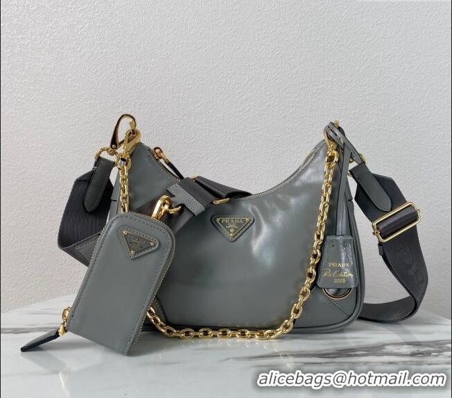 Grade Design Prada Re-Edition 2005 Shiny Leather Hobo Bag 1BC204 Grey 2024