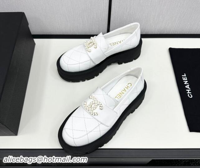 Grade Quality Chanel Quilted Calfskin Loafers CH82902 White 082902