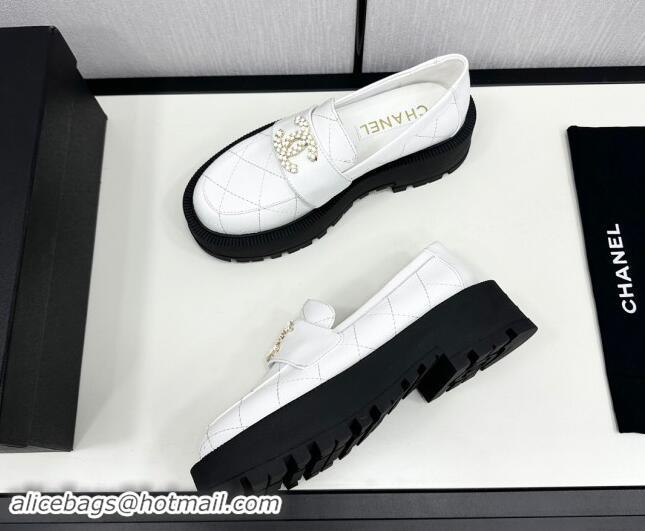 Grade Quality Chanel Quilted Calfskin Loafers CH82902 White 082902