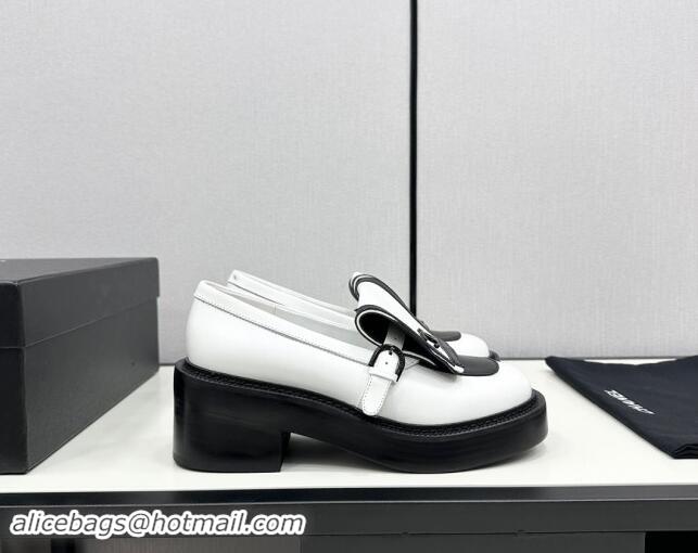 Good Product Chanel Calfskin Loafers CH82909 Black/White 082909