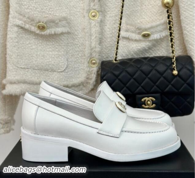 Sumptuous Chanel Calfskin Loafers CH82912 White 082912