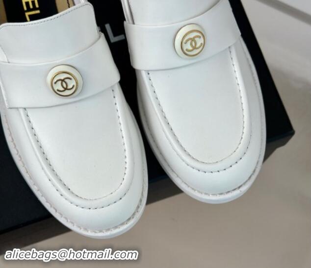 Sumptuous Chanel Calfskin Loafers CH82912 White 082912