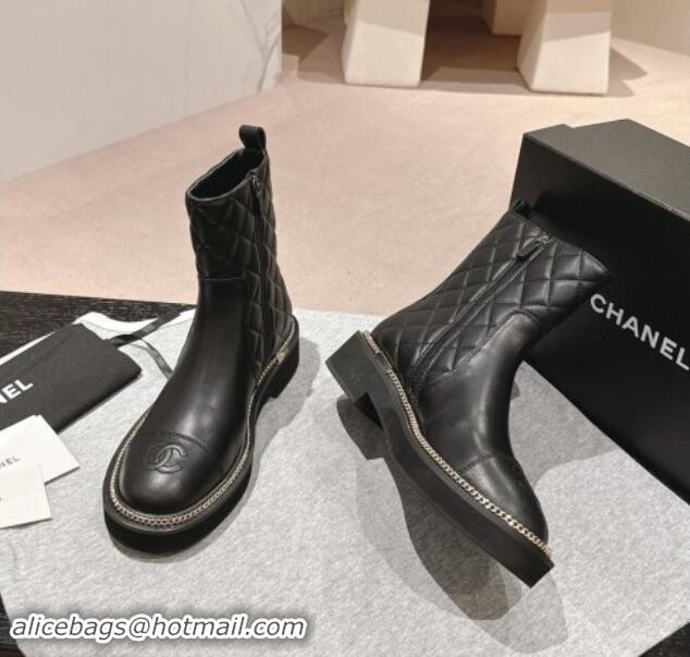 Trendy Design Chanel Quilted Calfskin Leather Ankle Boots with Logo Stud and Chain Black 909059