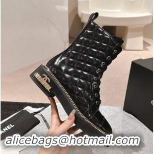 Durable Chanel Patent Quilted Leather lace-up Ankle Boots with Logo Stud and Chain Black 909060