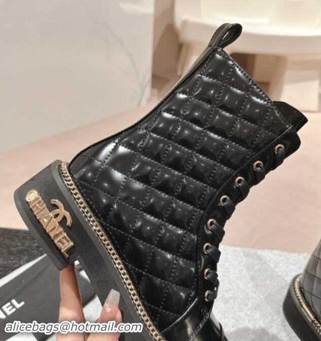 Durable Chanel Patent Quilted Leather lace-up Ankle Boots with Logo Stud and Chain Black 909060