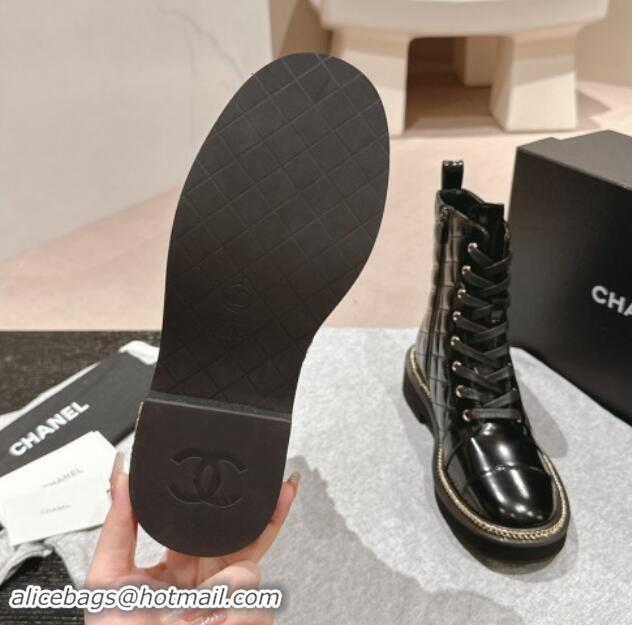 Durable Chanel Patent Quilted Leather lace-up Ankle Boots with Logo Stud and Chain Black 909060