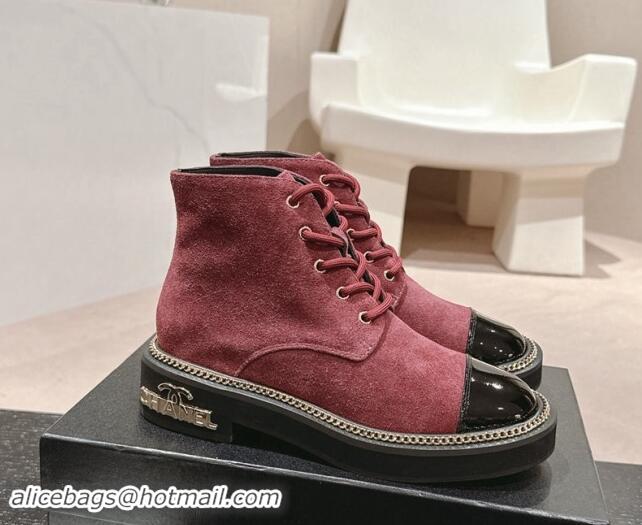 Sumptuous Chanel Suede Lace-up Ankle Boots with Logo Stud and Chain Burgundy 909063