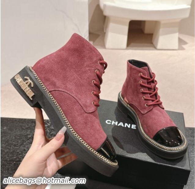 Sumptuous Chanel Suede Lace-up Ankle Boots with Logo Stud and Chain Burgundy 909063