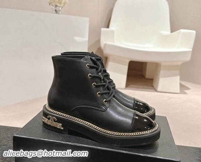 Pretty Style Chanel Smooth Calfskin Lace-up Ankle Boots with Logo Stud and Chain Black 909065