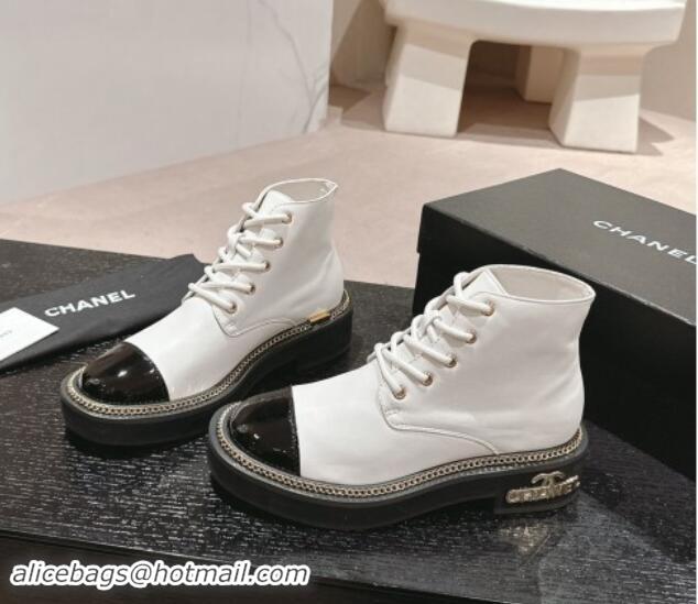 Luxury Discount Chanel Smooth Calfskin Lace-up Ankle Boots with Logo Stud and Chain White 909066