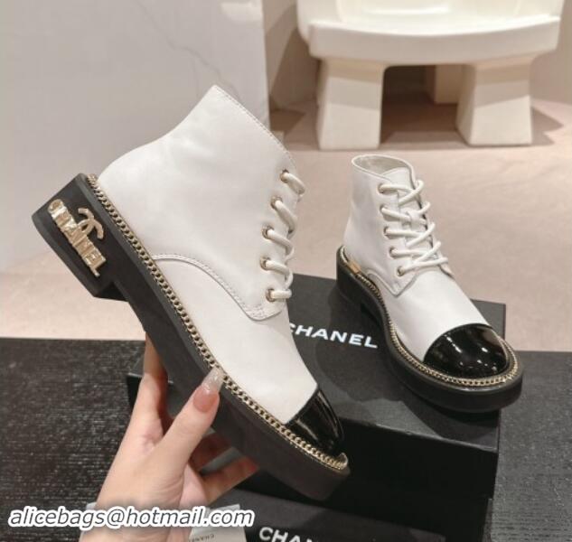 Luxury Discount Chanel Smooth Calfskin Lace-up Ankle Boots with Logo Stud and Chain White 909066