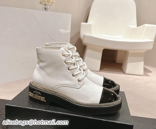 Luxury Discount Chanel Smooth Calfskin Lace-up Ankle Boots with Logo Stud and Chain White 909066