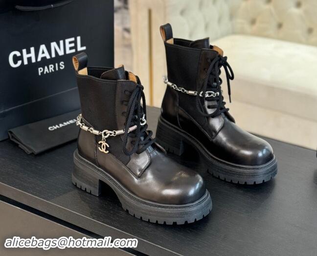 Sumptuous Chanel Bleached Calfskin Lace-up Ankle Boots with CC Chain Charm Black 909080