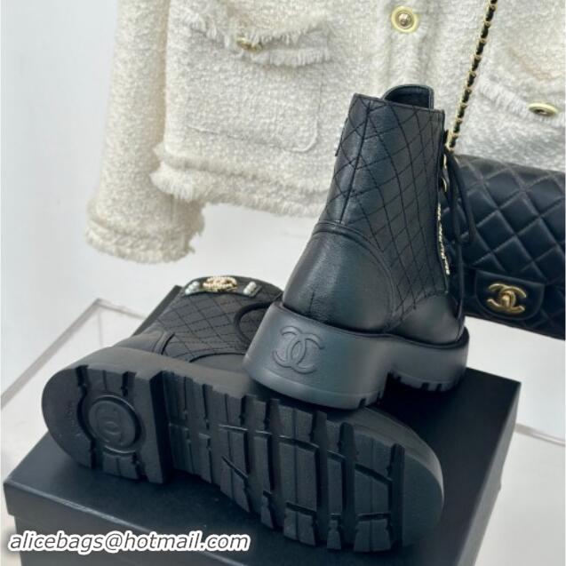 Luxury Chanel Quilted Calfskin Lace-up Platform Ankle Boots with Pearls CC Patch Black 909090