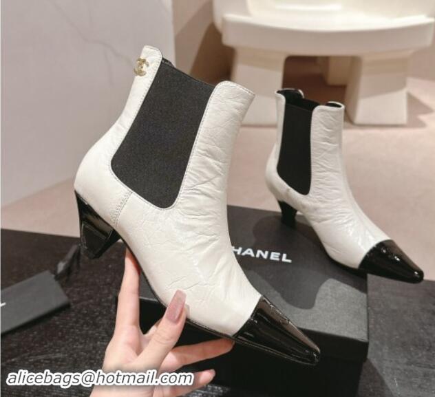 Luxurious Chanel Aged Calfskin Heel Pointed Ankle Boots White 909098