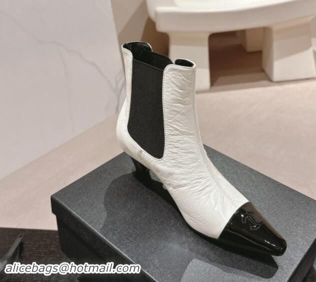 Luxurious Chanel Aged Calfskin Heel Pointed Ankle Boots White 909098